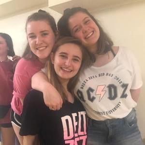 Meet your Posher, Olivia